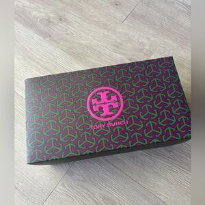 Authentic Tory Burch shoe box w/ Tory Tissue paper, gift receipt/note envelope